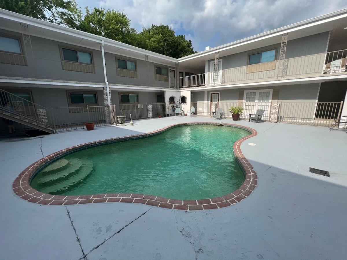 2 Bedroom Private & Laundry * Baton Rouge