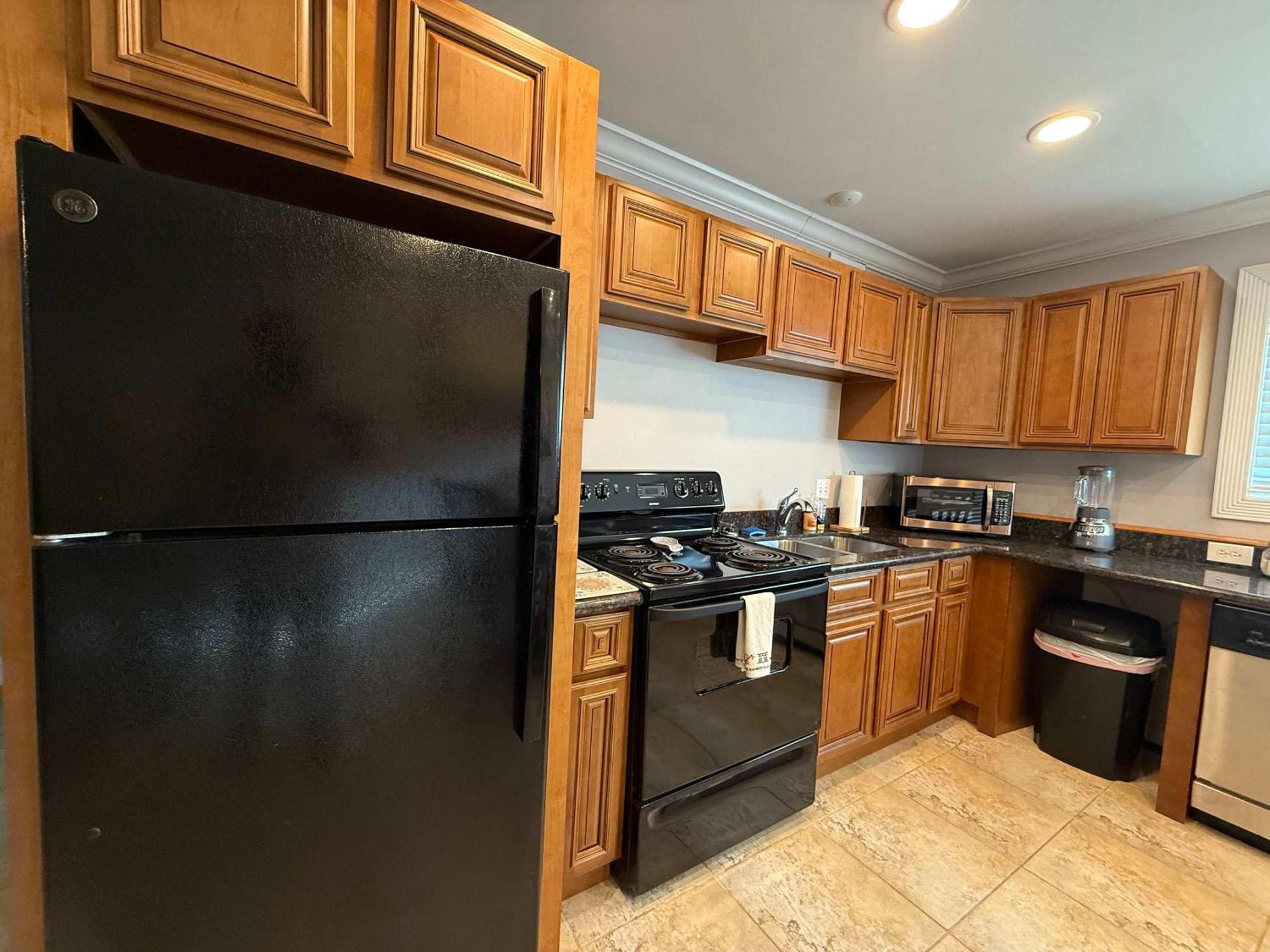 2 Bedroom Private & Laundry Apartment